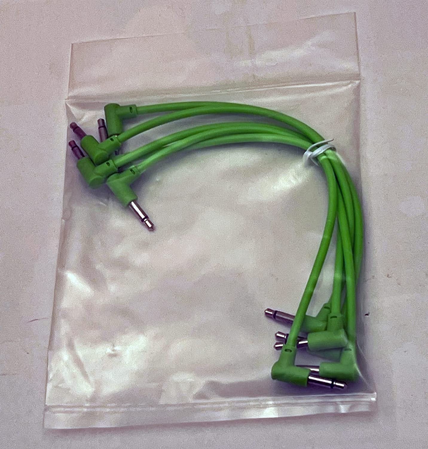 Luigis Modular M-PAR Right Angled Eurorack Patch Cables - Package of 5 Green Cables, 6" (15 cm)