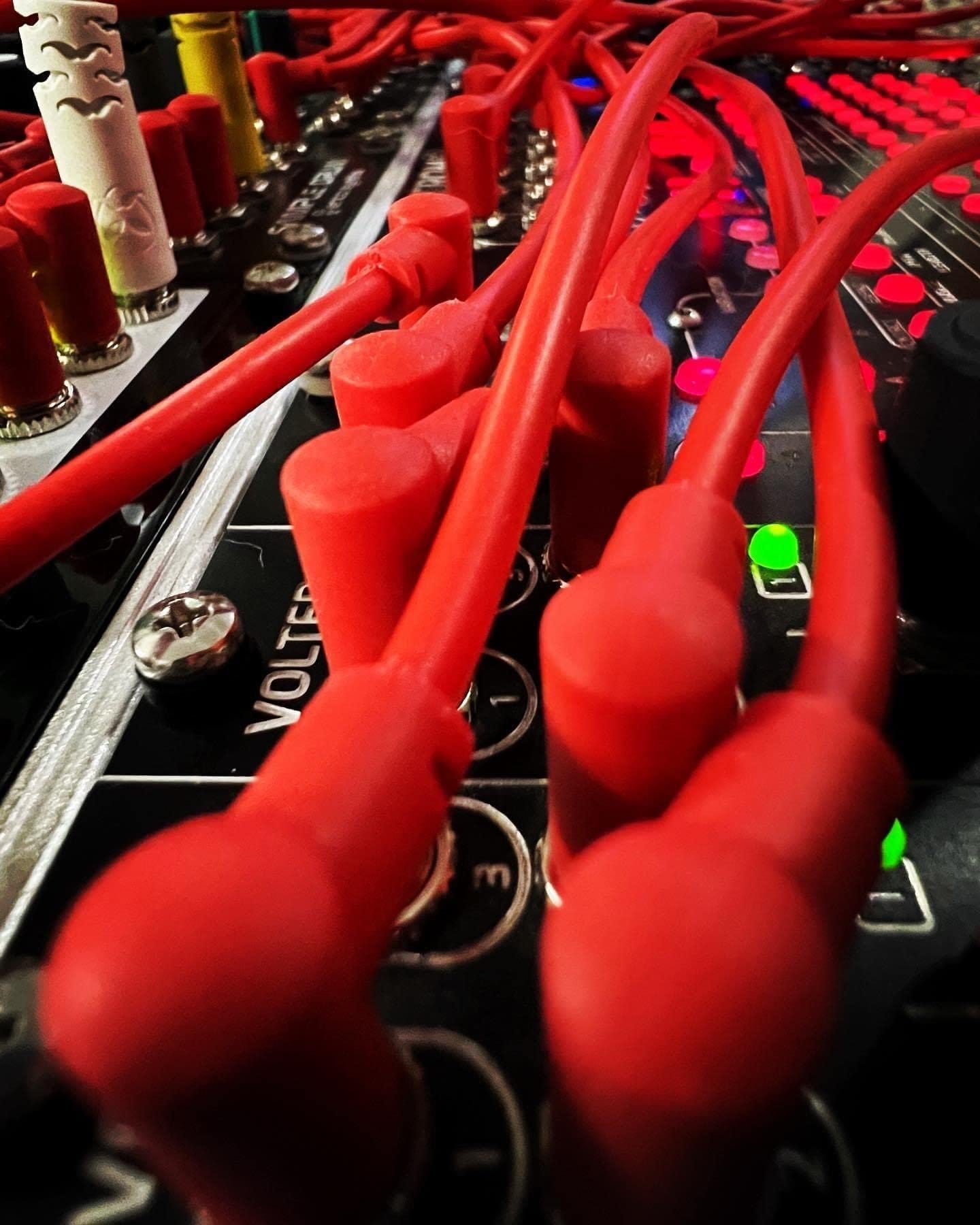 Starving Students Music Supplies SSMS - Luigis Modular M-PAR Right Angled Eurorack Patch Cables - Package of 5 Red Cables (60cm)