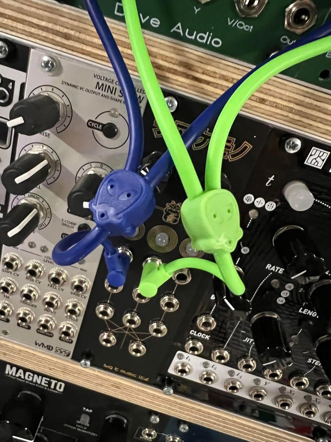 Luigi's Modular M-Doppio Mini Y Right Angled Splitter Patch Cables 6cm x 6cm - 2 Pack (White) - 3.5mm Splitter for Eurorack Modular Synthesizer